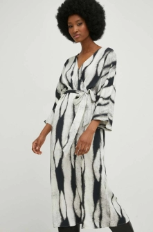 Answear Lab rochie culoarea alb, midi, evazati