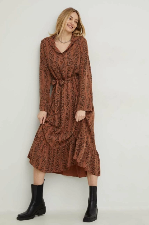 Answear Lab rochie culoarea maro, maxi, evazati