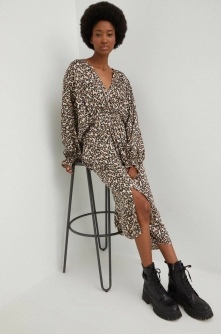 Answear Lab rochie culoarea maro, midi, evazati