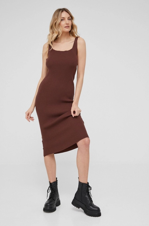 Answear Lab rochie culoarea maro, midi, mulata