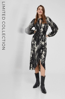 Answear Lab rochie culoarea negru, midi, evazati