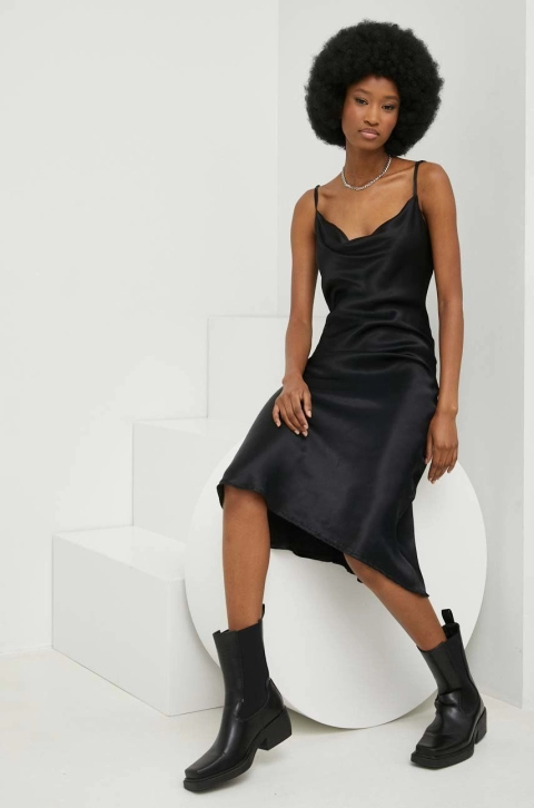 Answear Lab rochie culoarea negru, midi, mulata