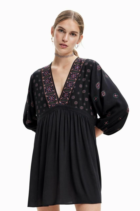 Desigual rochie culoarea negru, mini, drept