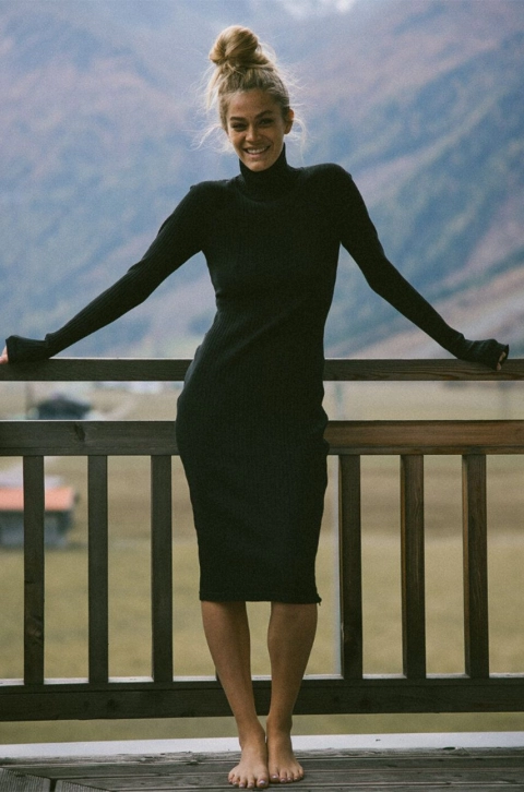 MUUV. rochie Sukienka Długa Cotton Rib culoarea negru, midi, mulata