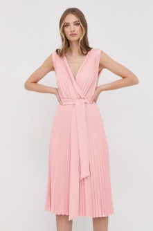 Nissa rochie culoarea roz, midi, evazati