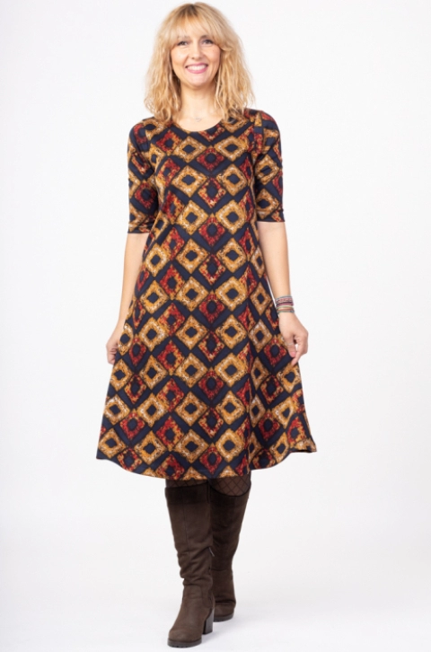 Rochie A line midi, imprimeu cu romburi pe fond bleumarin