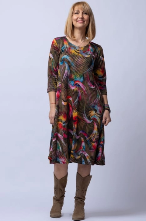 Rochie A line midi, imprimeu predominant in nuante de kaki-galben, din vascoza
