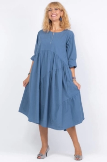 Rochie albastru jeans oversize, cu trei volane asimetrice, din poplin satinat