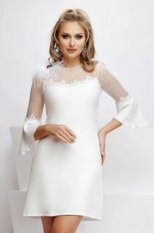 Rochie de cununie delicata Fofy in A cu aplicatie de pene