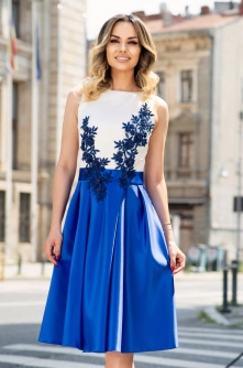 Rochie de ocazie eleganta InPuff in clos cu broderie aplicata albastru royal