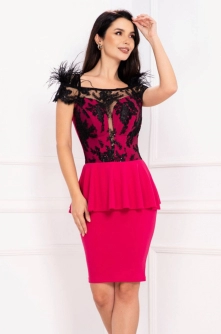 Rochie de ocazie eleganta Iviana fucsia cu peplum si fulgi la umeri