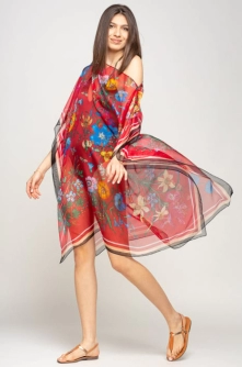 Rochie de plaja tip poncho de plaja cu flori si fluturi pe fond rosu, matase si vascoza