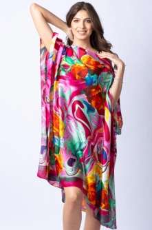 Rochie de plaja tip poncho din matase cu trandafiri orange pe fond fucsia