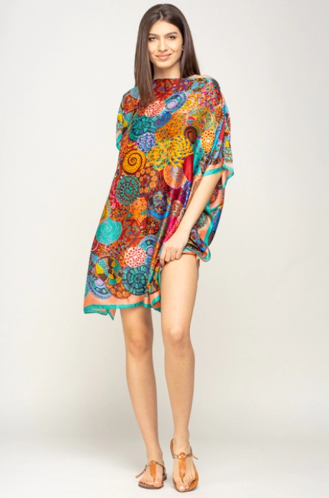 Rochie de plaja tip poncho din matase imprimat cu mandale multicolore cu turcoaz si corai pe margine