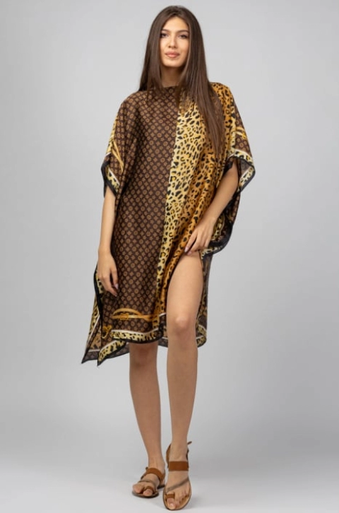 Rochie de plaja tip poncho din matase imprimat cu model animal print pe fond maron