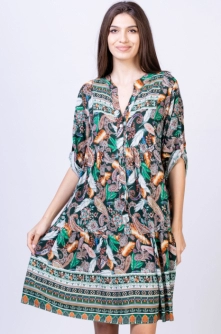 Rochie din vascoza cu volan si imprimeu pene pe fond verde