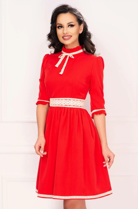 Rochie InPuff rosie eleganta in clos cu broderie si guler inalt