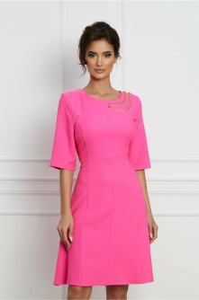 Rochie Izabela fucsia cu accesoriu metalic tip lant