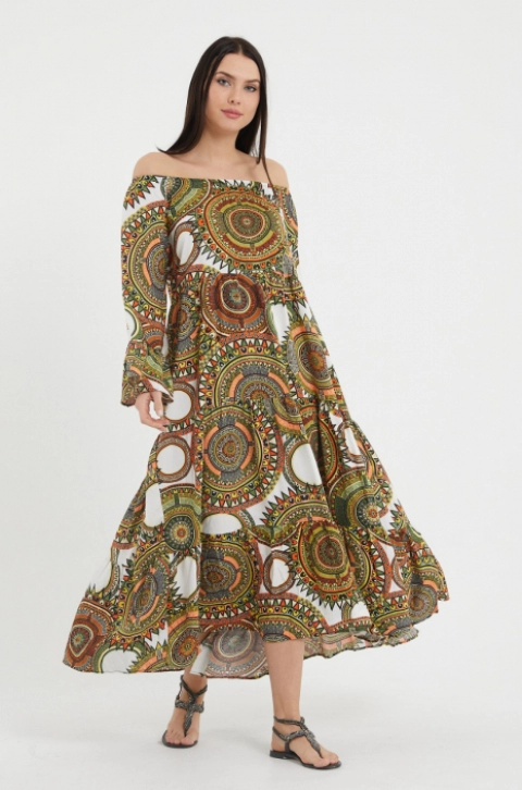 Rochie lunga cu imprimeu multicolor cu fond bej, cu 4 volane din tesatura fina din vascoza