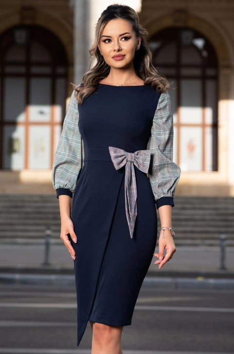 Rochie MBG conica cu maneci in carouri mici