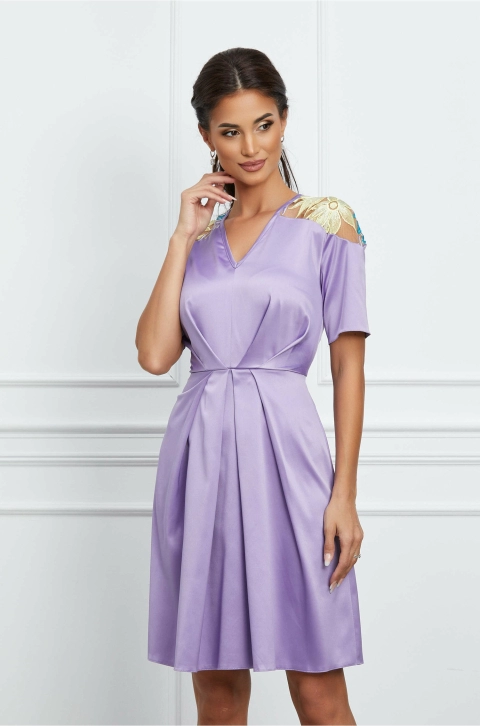 Rochie Moze lila cu broderie florala la umeri