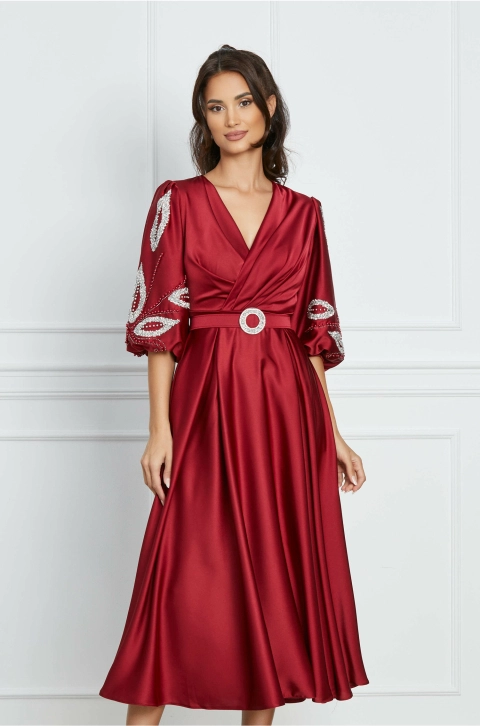Rochie Nicole bordo cu strasuri pe maneci si curea in talie
