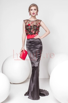 Rochie Pretty Girl lunga neagra din saten cu aplicatii 3D