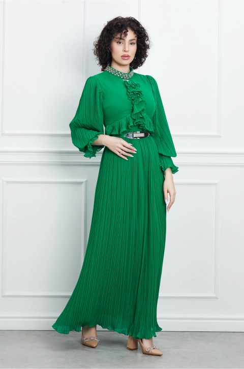 Rochie Romina lunga verde cu pliuri si curea in talie