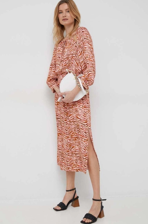 Sisley rochie culoarea maro, maxi, evazati