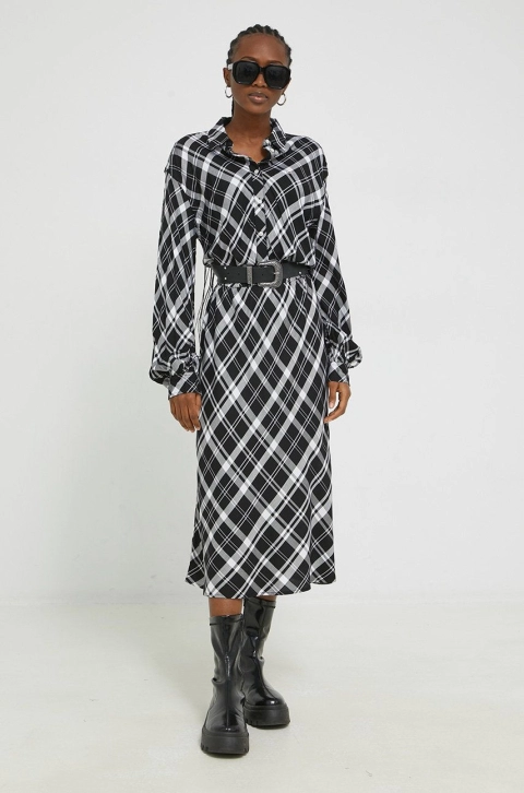 Tommy Jeans rochie culoarea negru, midi, evazati