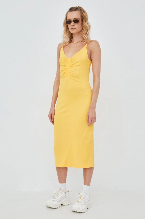 Vero Moda rochie culoarea galben, midi, mulata