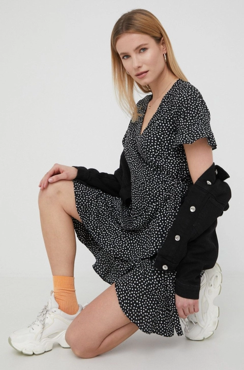 Vero Moda rochie culoarea negru, mini, evazati